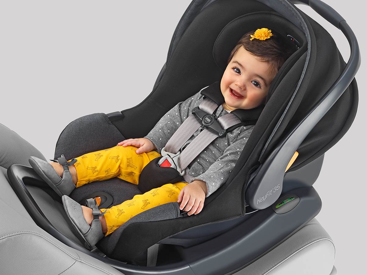 Taking stroller and carseat on plane online