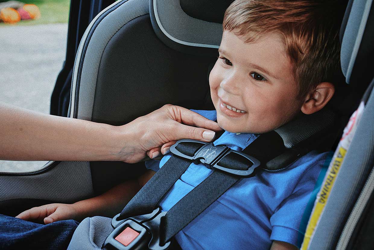 Chicco pinch test car seat image