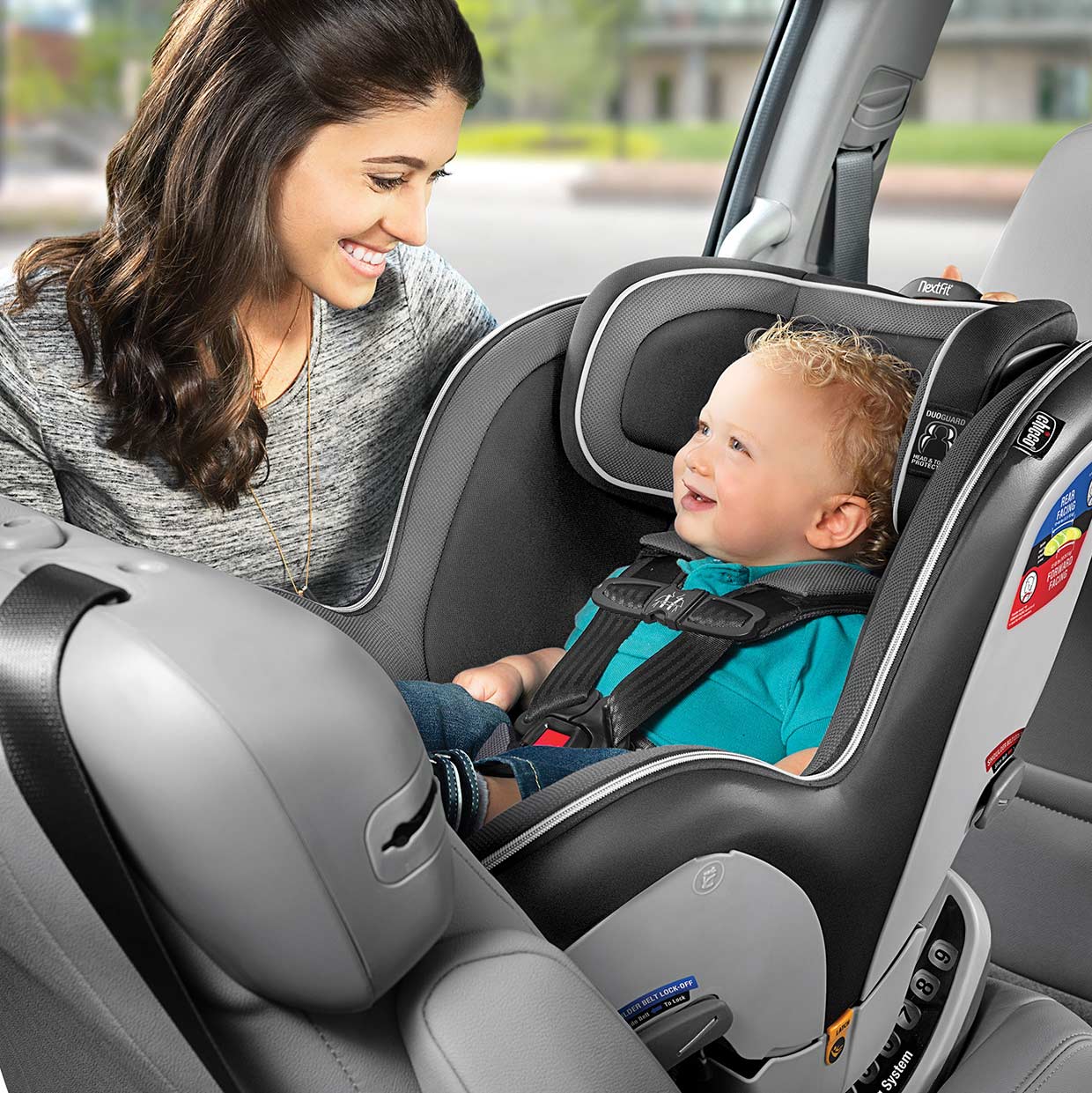 Chicco NextFit Zip Convertible Car Seat image