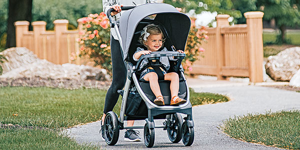 3 Wheel vs 4 Wheel Strollers article image